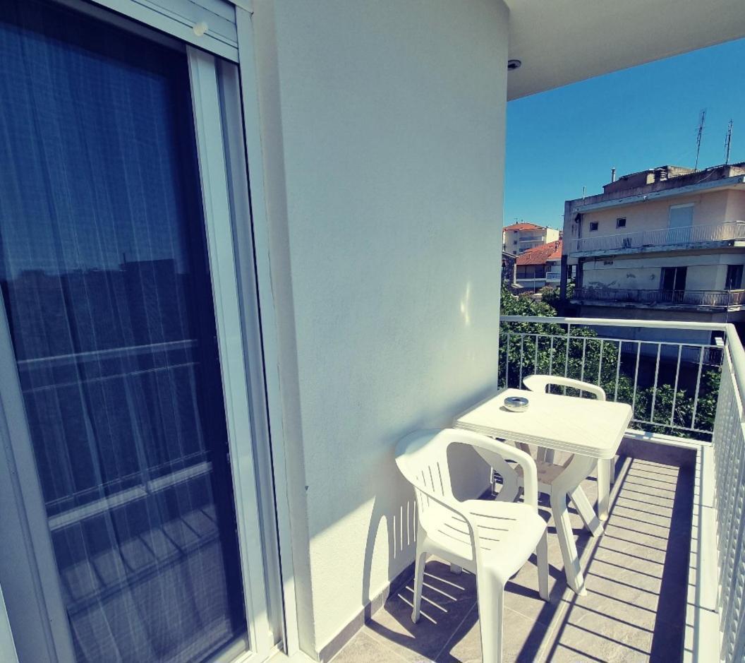 Tararas Apartments ネア・ミカニオーナ エクステリア 写真